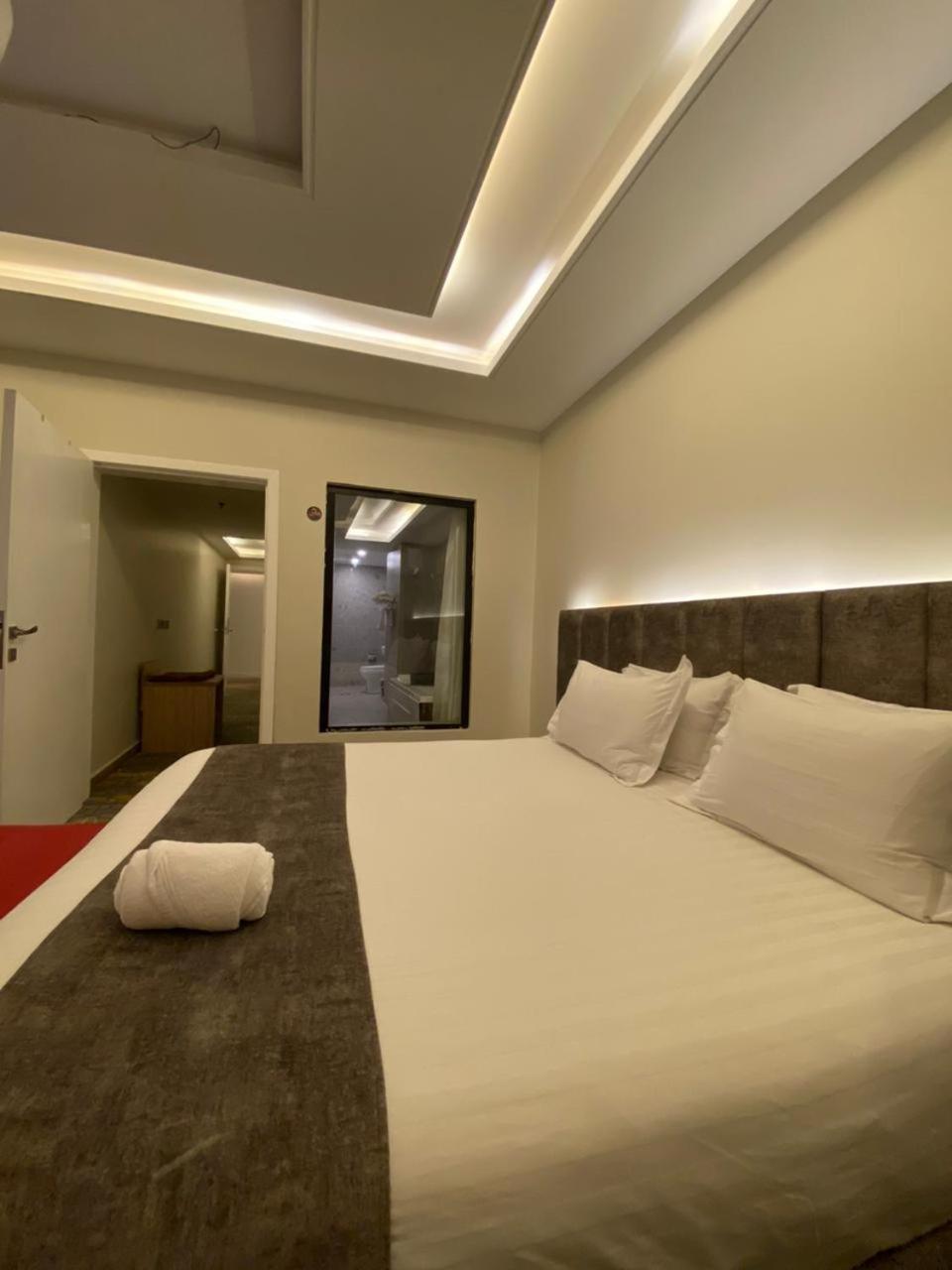 Golden Tulip Apartment *