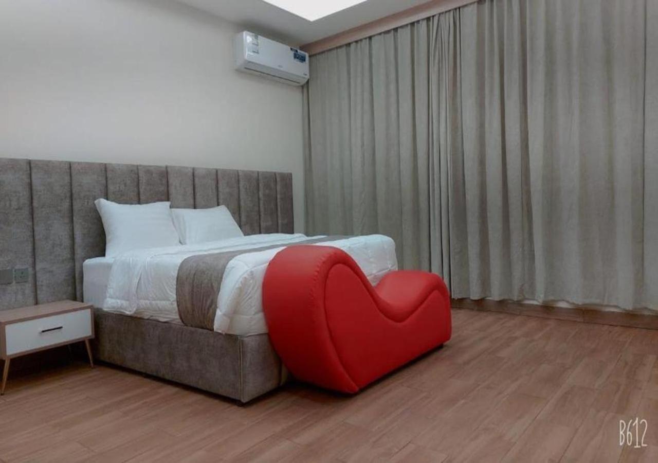 Golden Tulip Apartment *